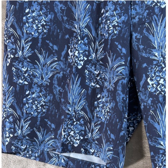 NWT Nicklaus Mens 36 Active Waistband Stretch Shorts Navy Blue Pineapple Print - Picture 3 of 11